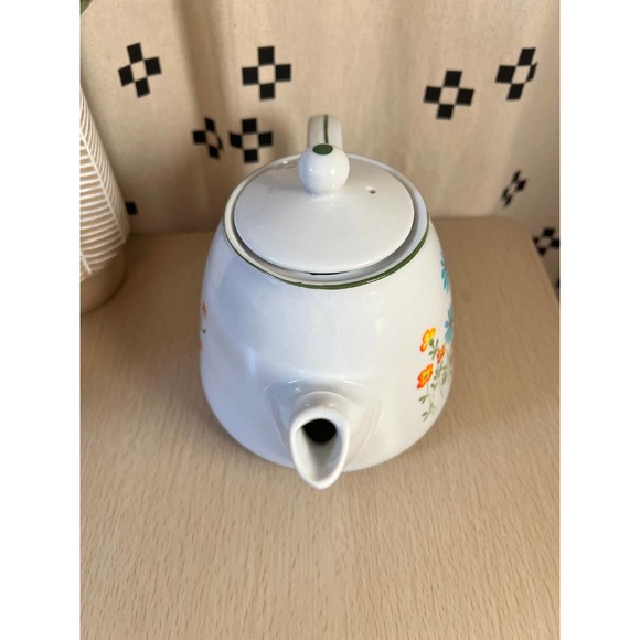 Mid Century NEVCO Folk Art Vintage Floral Teapot - Picture 7 of 7